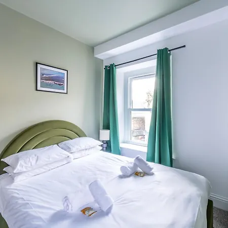 Modern Spitfire With Free Parking By Prescott Lejlighed