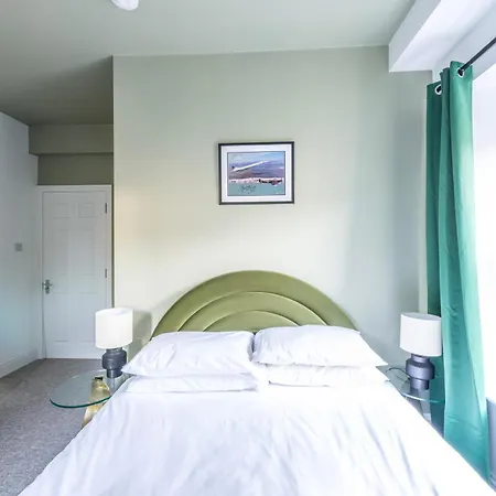 Modern Spitfire With Free Parking By Prescott Bristol