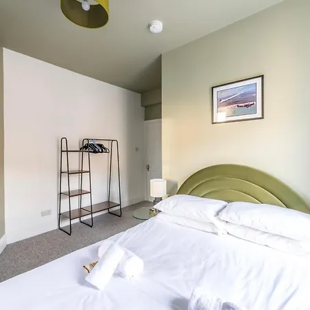 Modern Spitfire With Free Parking By Prescott Bristol