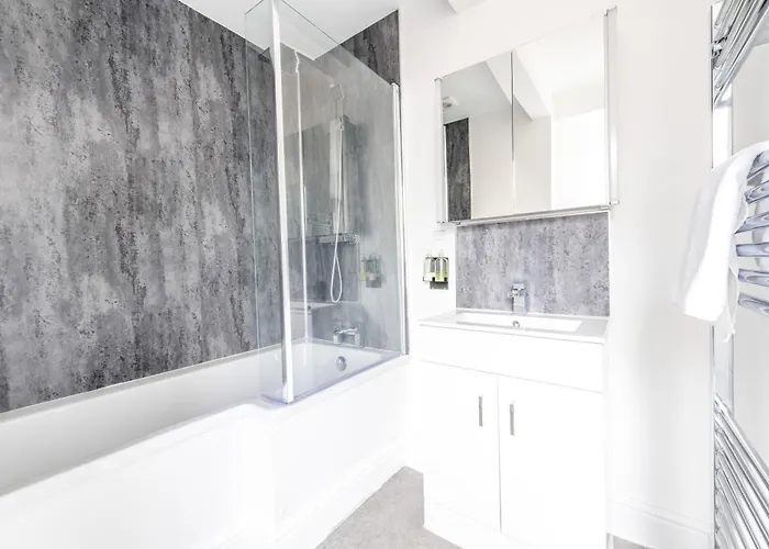 Modern Spitfire With Free Parking By Prescott * Бристоль