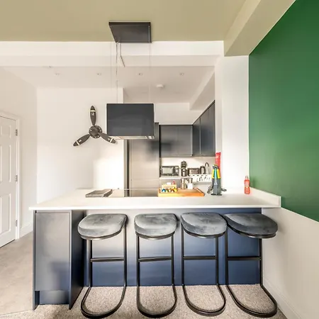 Centralised Spitfire With Free Parking By Prescott Apartments * Bristol