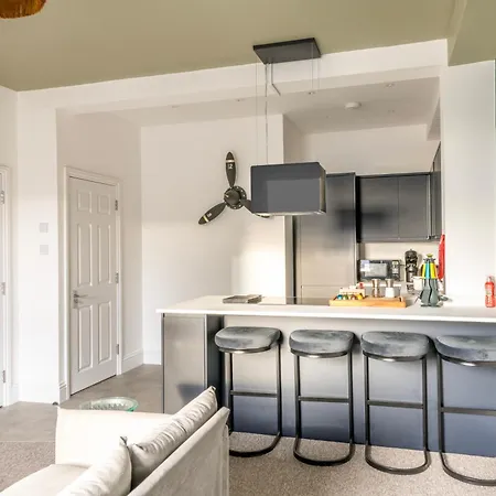 Modern Spitfire With Free Parking By Prescott *