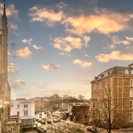 Apartment Centralised Spitfire With Free Parking By Prescott Apartments