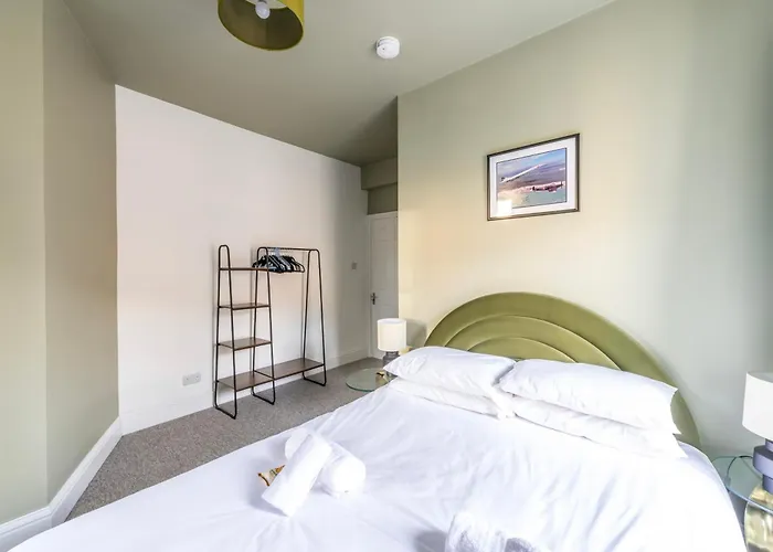 Modern Spitfire With Free Parking By Prescott Bristol